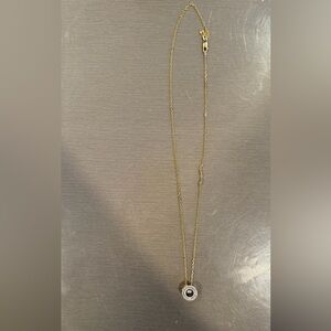 Elegant Gold Pendant Necklace